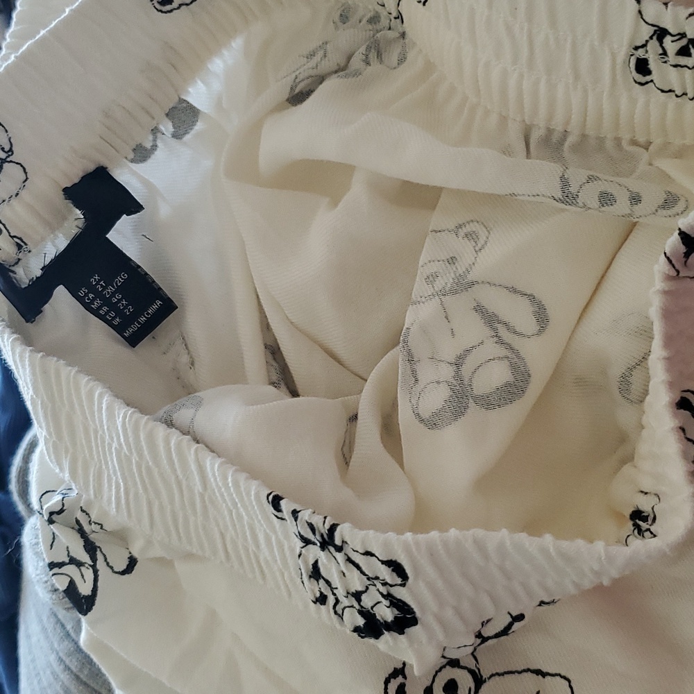 Forever 21 White Pajama Pants with Bear Print 1x & 2x - Picture 7 of 8